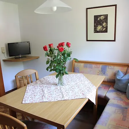 Haus Tschofen Apartment *